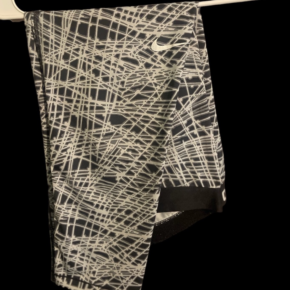Nike Dri-fit 3/4 length running leggings